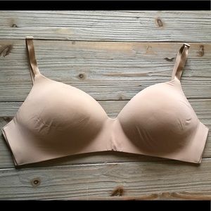 VS Nude No Underwire Bra